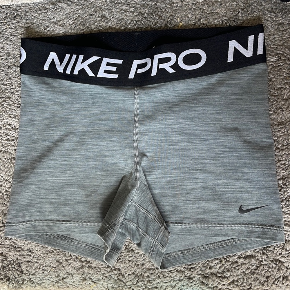 Nike Pro